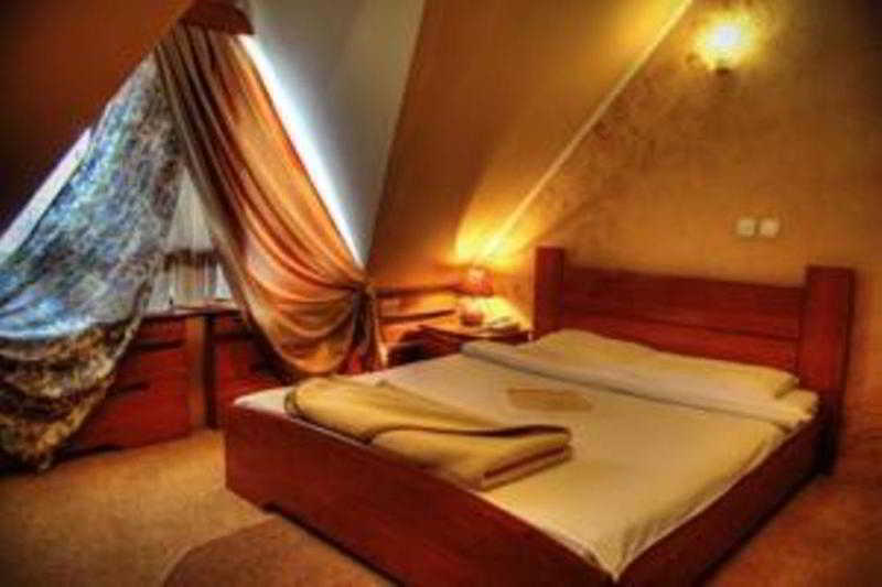 Hotel Sumski Feneri Бітола Екстер'єр фото
